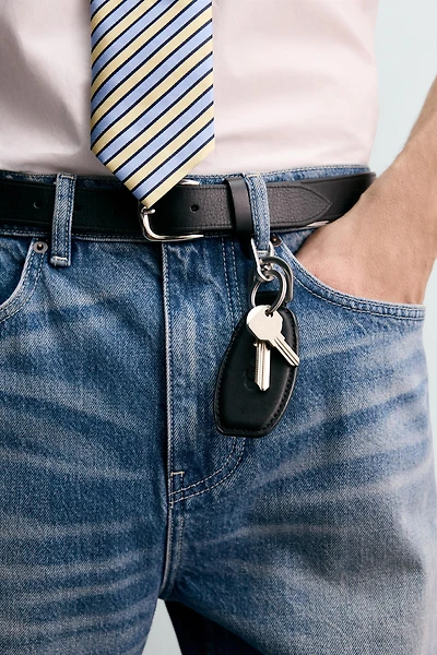 LEATHER KEYCHAIN