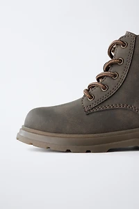 BOTTES À LACETS