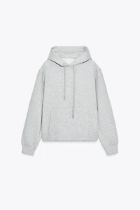 SWEAT BASIQUE À CAPUCHE