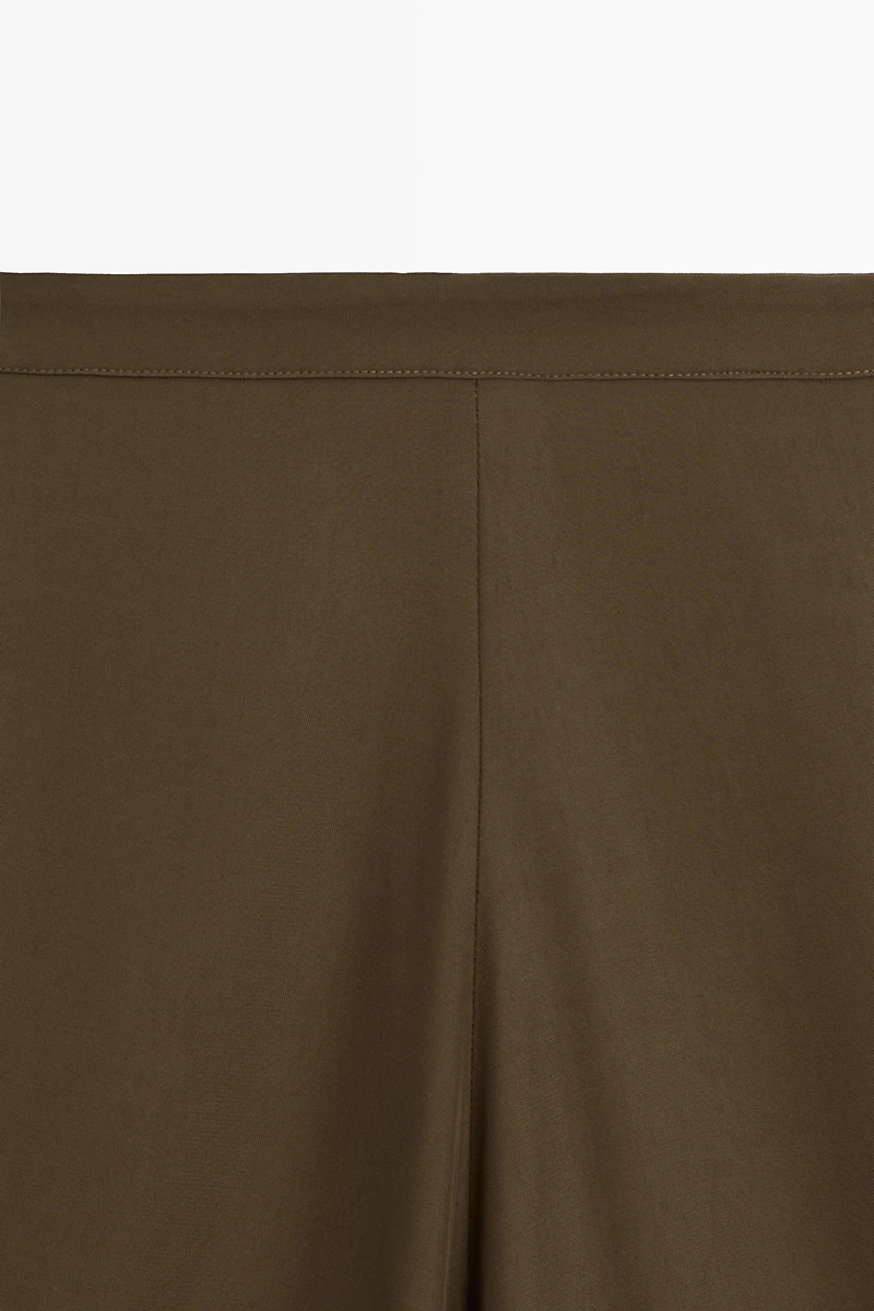 Flowing baggy pants