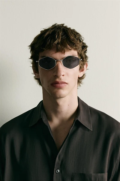 LUNETTES DE SOLEIL MONTURE GÉOMÉTRIQUE