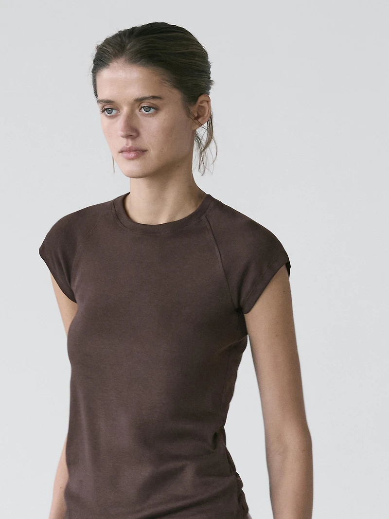 Cotton T-shirt with short raglan sleeves