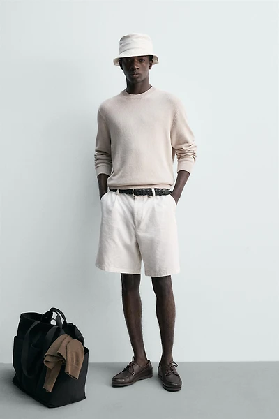 SHORT REGULAR FIT À PLIS