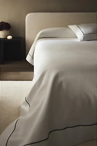 PIPING BEDSPREAD