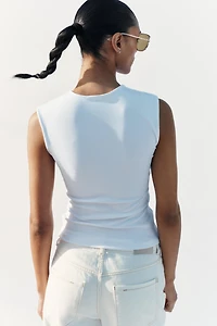 SLEEVELESS T-SHIRT