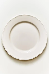 ASSIETTE PLATE FAÏENCE BORD RELIEF