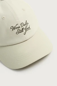 CONTRAST EMBROIDERED TEXT CAP