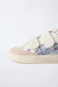 TENNIS OU BASKET À PAILLETTES