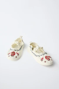 EMBROIDERED SLIPPERS