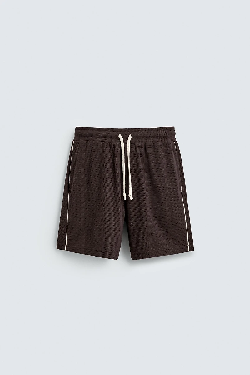 RETRO CONTRAST SOCCER SHORTS