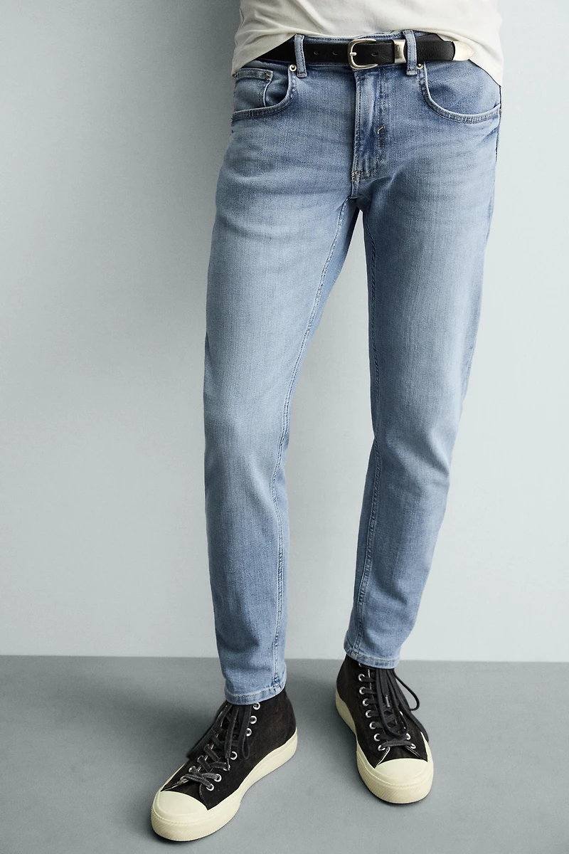 SKINNY FIT JEANS