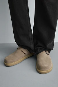LEATHER BUCKLE CLOGS