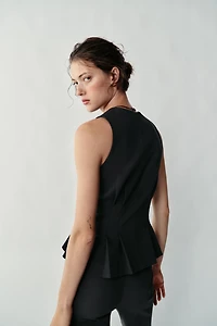 PLEATED VEST