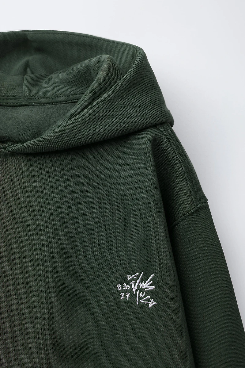 EMBROIDERED TEXT HOODIE SWEATSHIRT