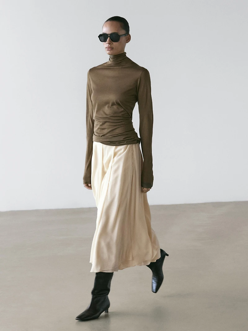 Flowing midi skirt with ruffles