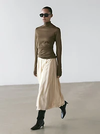 Flowing midi skirt with ruffles