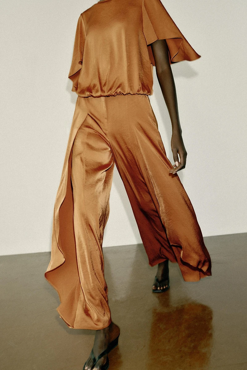 WIDE-LEG RUFFLED FLOWY TROUSERS