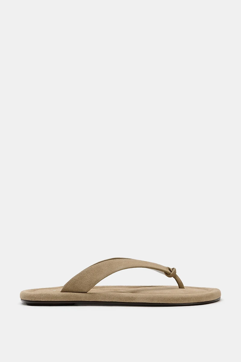 SANDALES PLATES EN CUIR