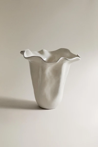 WAVY SHINY EARTHENWARE VASE