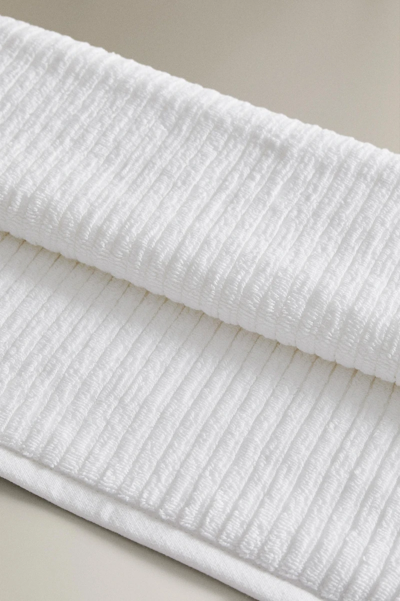 SERVIETTE DE BAIN TEXTURE CÔTELÉE