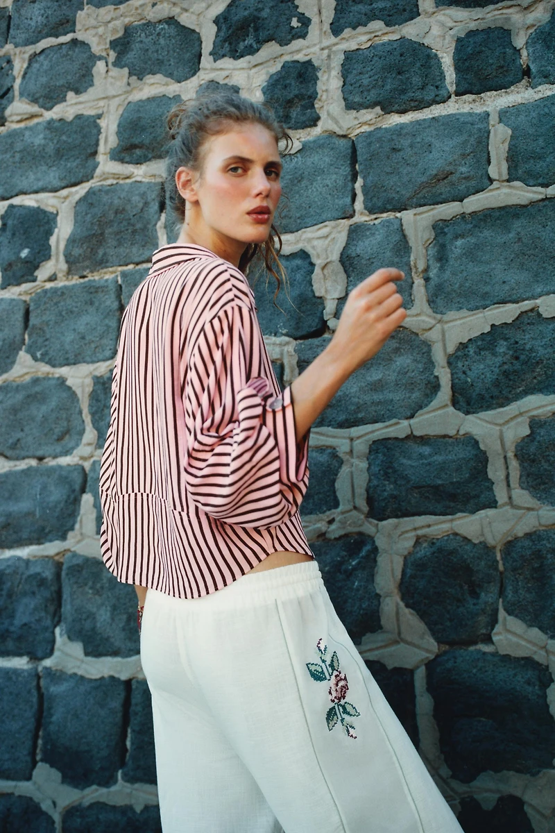CHEMISE À RAYURES ET MANCHES BOUFFANTES
