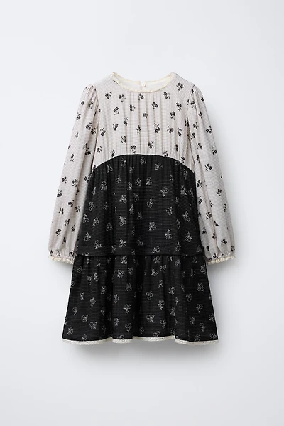 ROBE À CARREAUX ET FLEURS