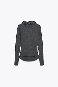 GILET EN MAILLE À FLEURS AVEC LAINE