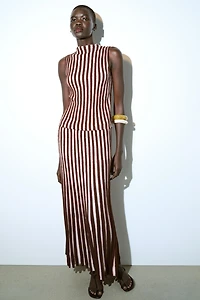 TEXTURED STRIPED PLEATED SKIRT