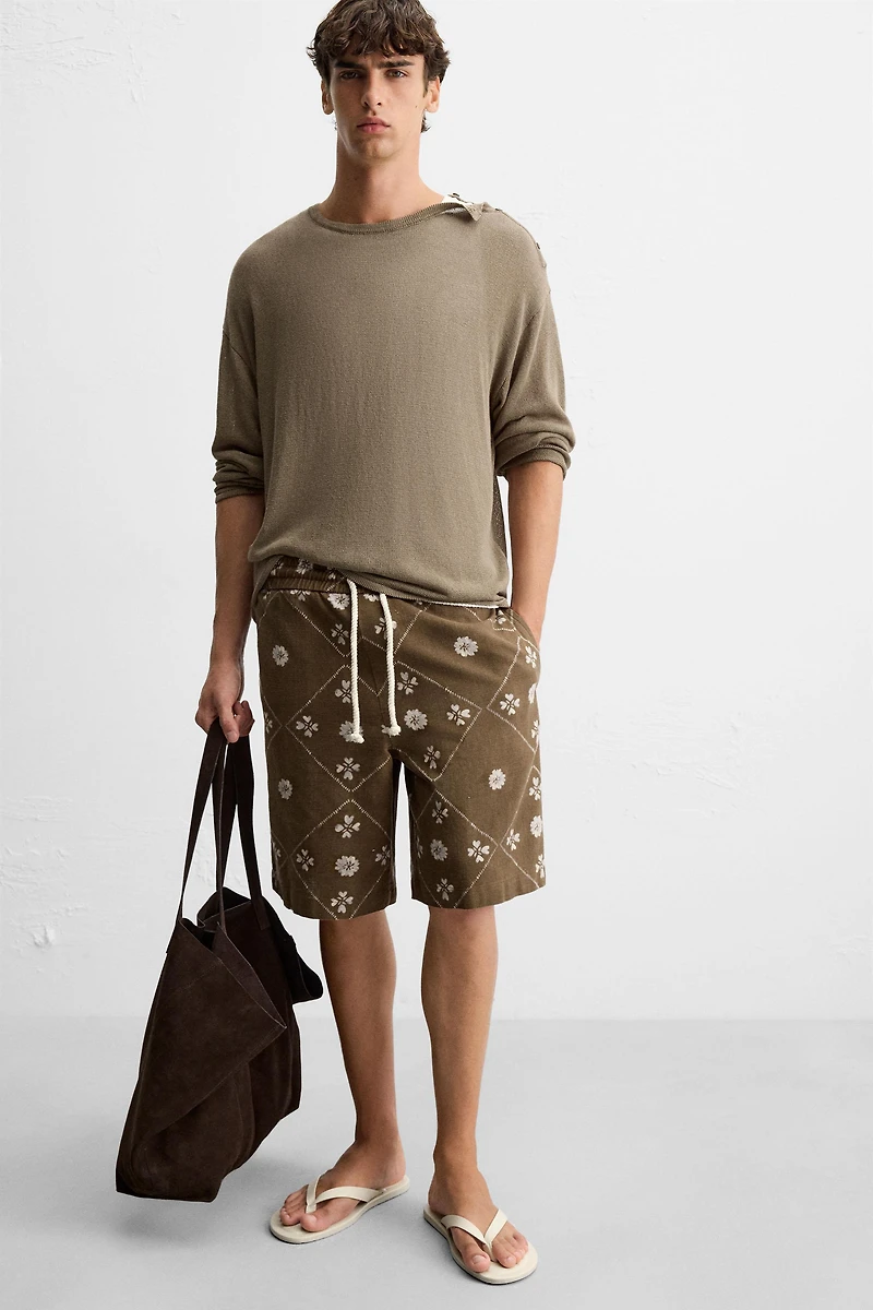 CONTRAST PRINT BERMUDA SHORTS