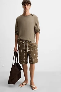CONTRAST PRINT BERMUDA SHORTS