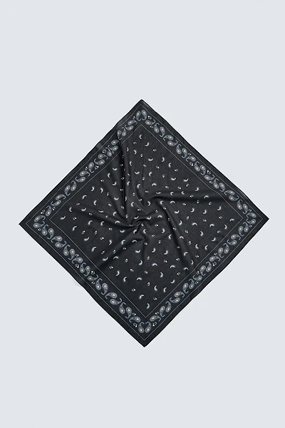 PAISLEY PRINT BANDANA