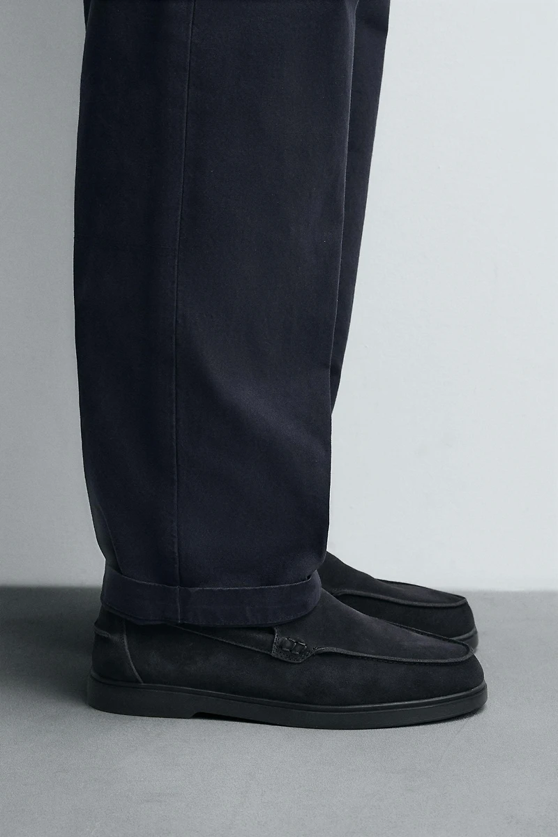 CASUAL LEATHER LOAFERS