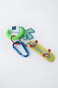 SKATE CARABINER KEYCHAIN