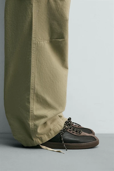 RETRO STYLE SNEAKERS