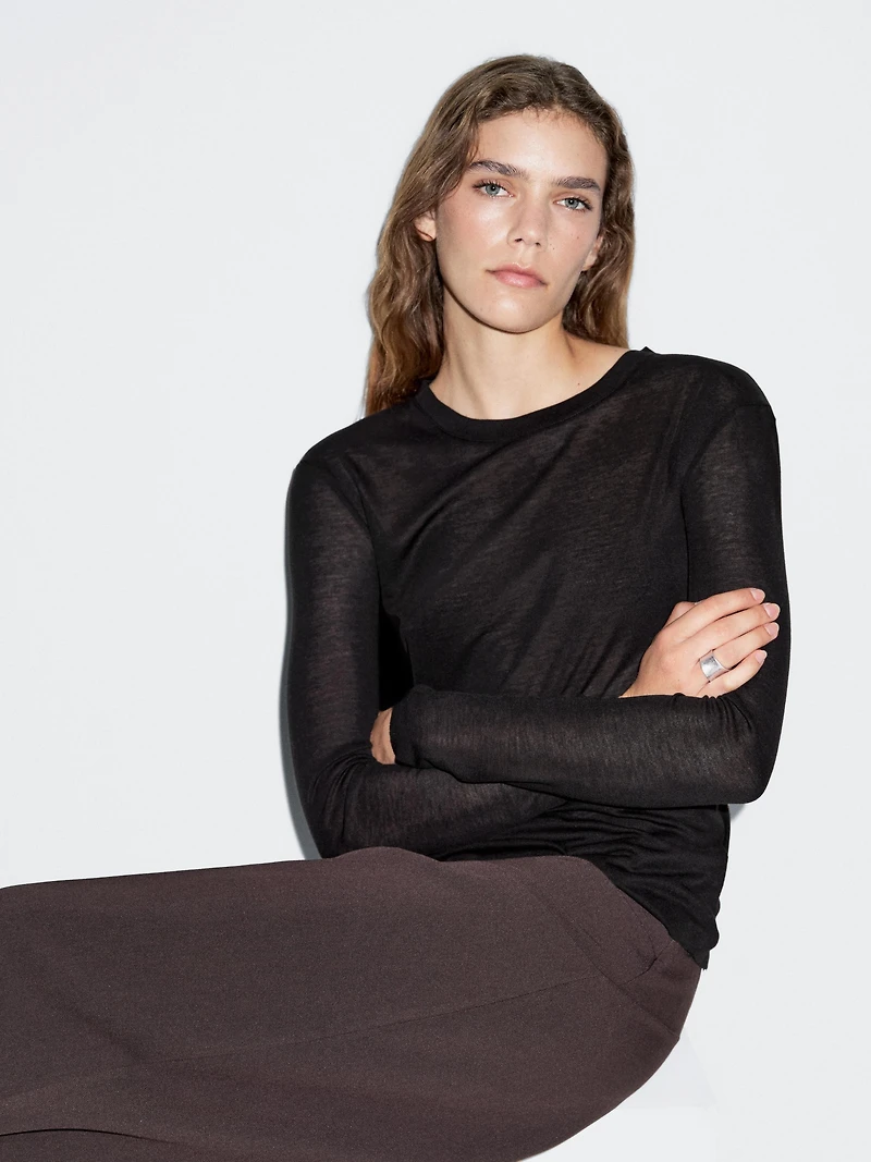 Lightweight regular fit long sleeve T-shirt