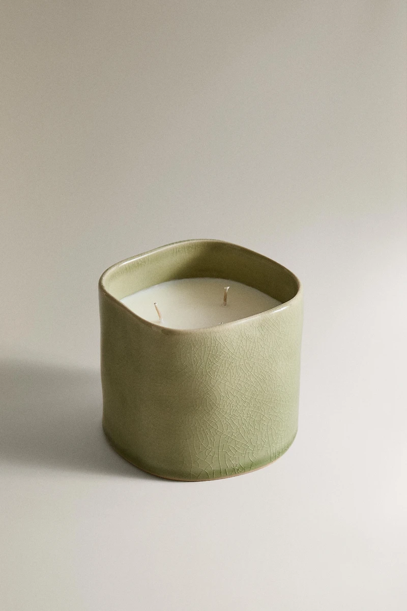 (430 G) MUSKY PETALS SCENTED CANDLE