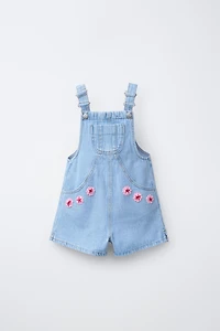 SALOPETTE COURTE EN DENIM À FLEURS CROCHET