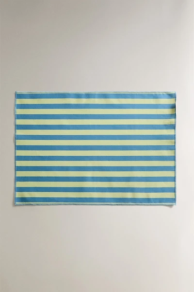 RESIN-COATED STRIPED PLACEMAT