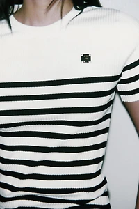 ZARA STRIPED BROOCH T-SHIRT