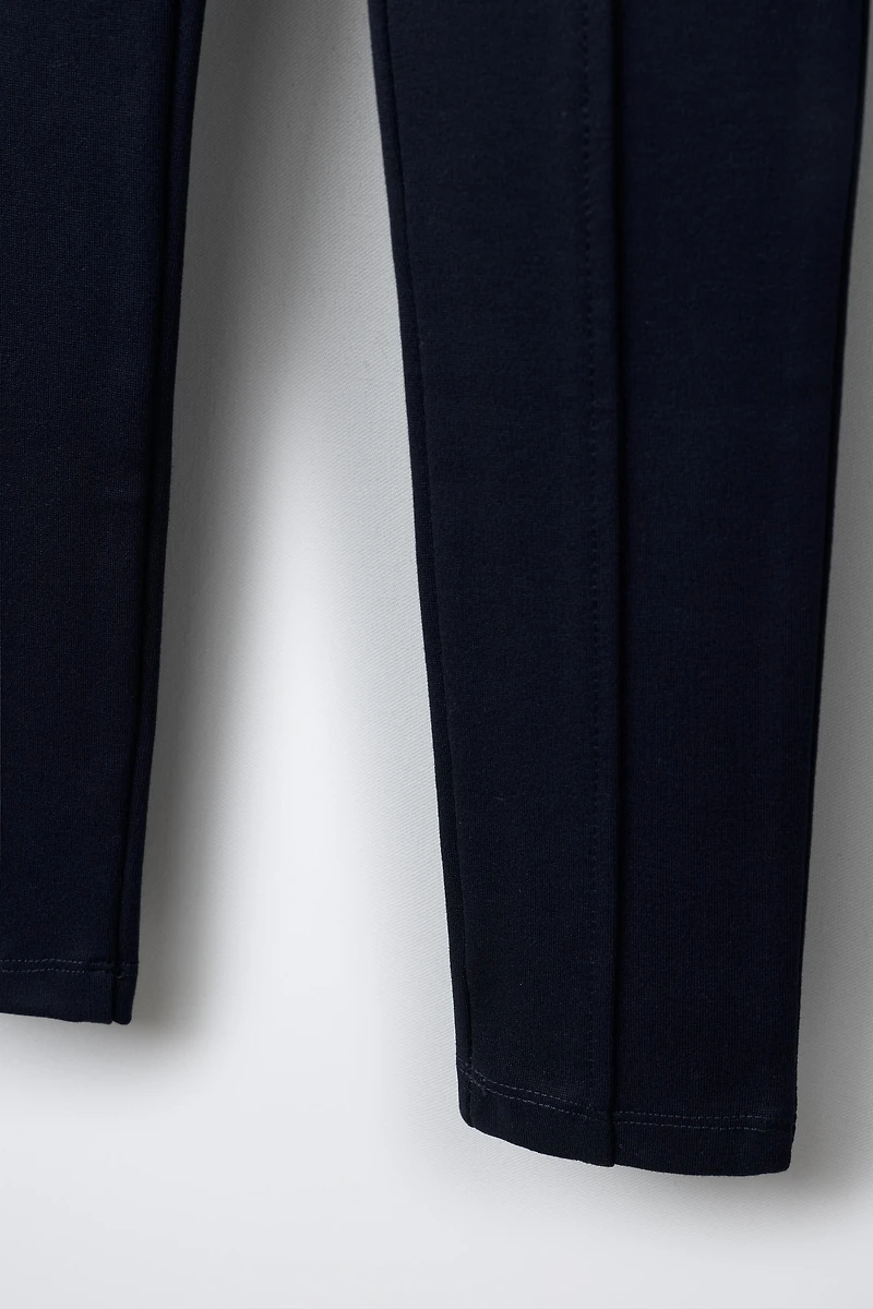 LEGGING EN MAILLE POINT DE ROME ET BOUTONS