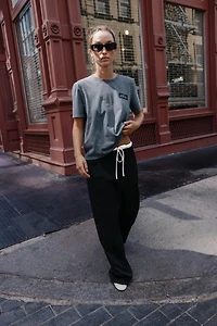 SHORT SLEEVE T-SHIRT WITH LABEL