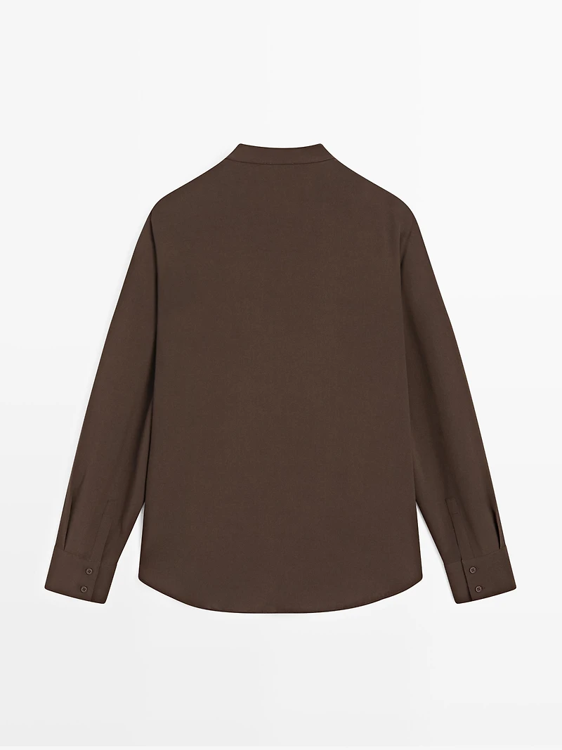 Flowing blouse with ruffles