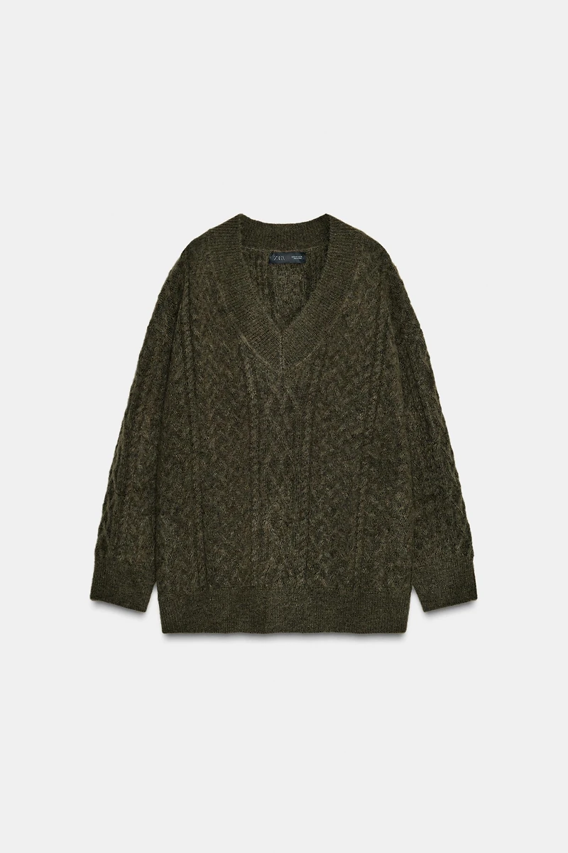 OVERSIZED CABLE KNIT JUMPER