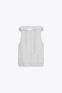 GILET SANS MANCHES À CAPUCHE EN MOLLETON