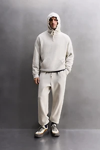 RELAXED FIT HOODIE SWEATSHIRT