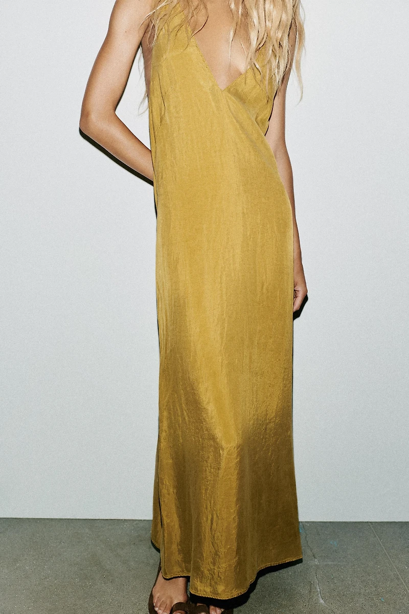 FLOWY MIDI DRESS