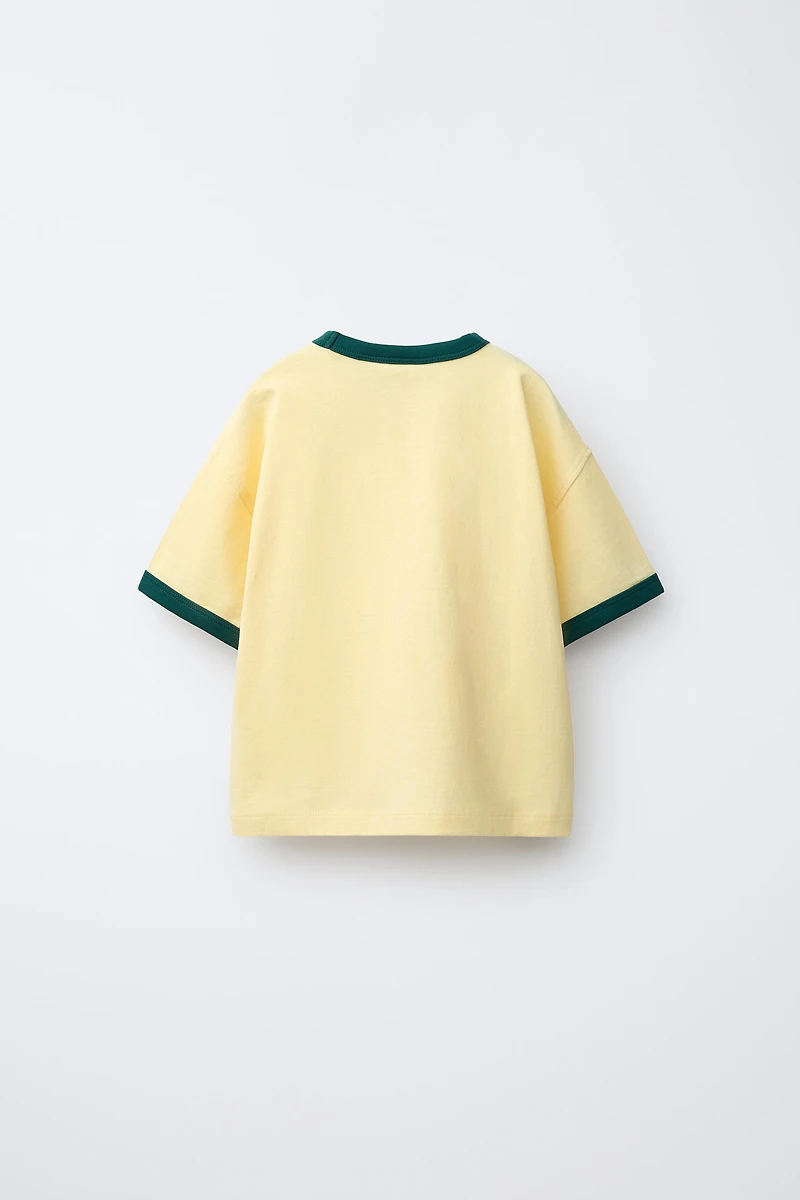 T-SHIRT À LISERÉS EN CONTRASTE