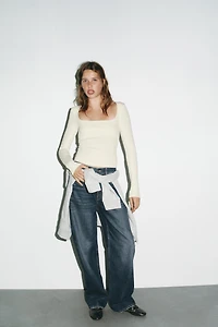 RIBBED SQUARE NECK TOP