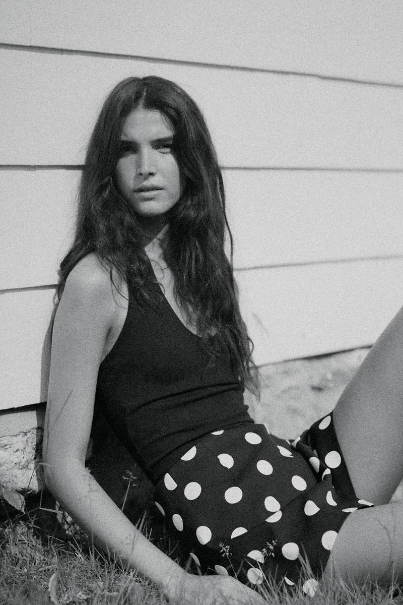 HIGH-WAISTED SHORTS