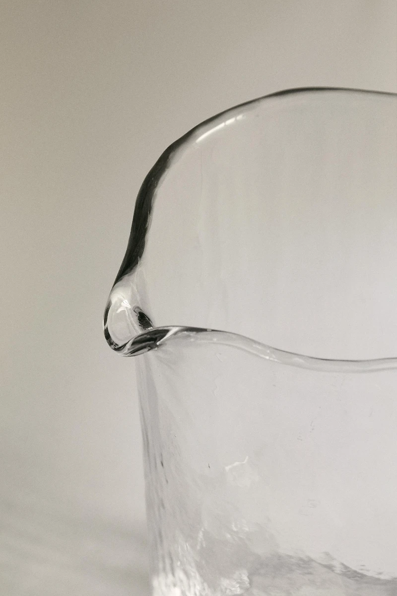 PICHET EN VERRE MARTELÉ